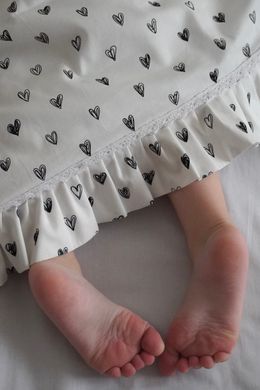 Полуторный комплект постельного белья с рюшами "Сердца на белом" кружево